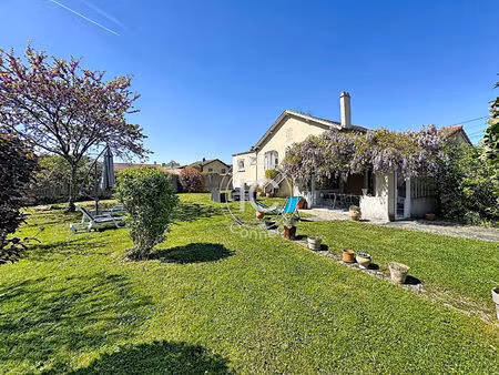 chaleureuse maison d'environ 150m²