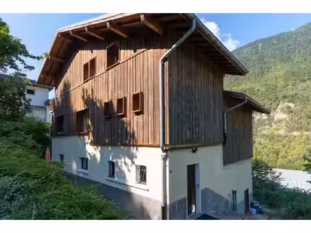 grande maison individuelle avec 2 appartements – moûtiers/salins/ proche 3 vallées