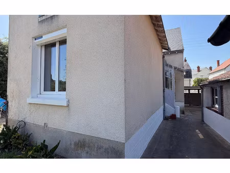 location maison  76 m² t-5 à vierzon  780 €