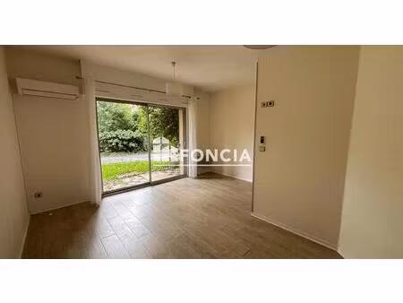studio terrasse proche commerces  transports