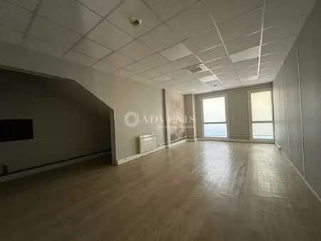location bureaux 144 m²