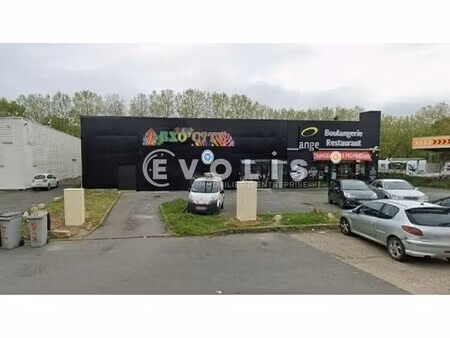 vente commerce savigny le temple 77176 940m²