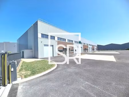 location entrepôt cournon d auvergne 63800 395m²