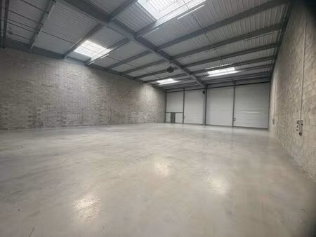 location local d’activités creteil 94000 530m² à 1066m²