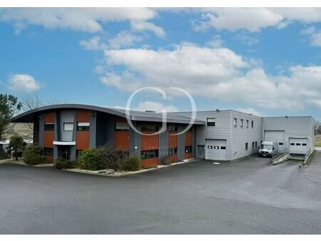 vente entrepôt 1 750 m²