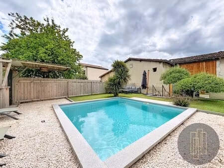 maison de caractère au cœur de millery avec grange  terrasses et piscine