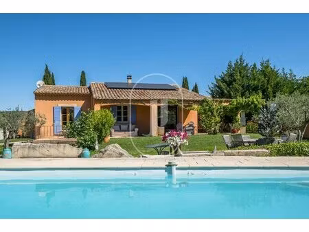 elégante maison de plain-pied avec piscine et grand terrain  à vendre à mazan