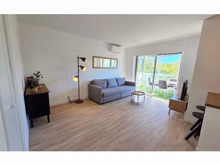 location appartement  m² t-2 à villeneuve-loubet  1 200 €