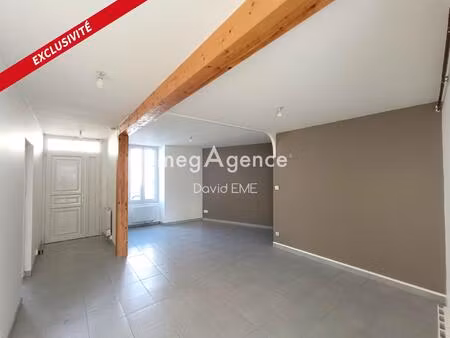 appartement t3  centre ville aizenay  62 m2
