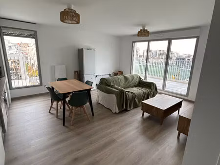33100 bordeaux - appartement meuble trois pieces avec terrasse et place de parking