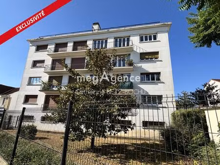 100 m² en centre-ville – gare à pied  3 chambres  balcon et cave de 20 m²