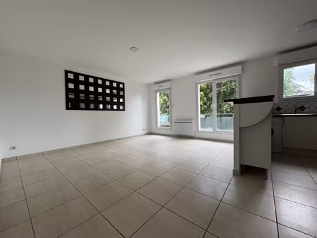 vémars  3 pièces de 61m2 avec box en sous-sol  balcon 
