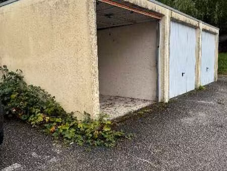garage/box