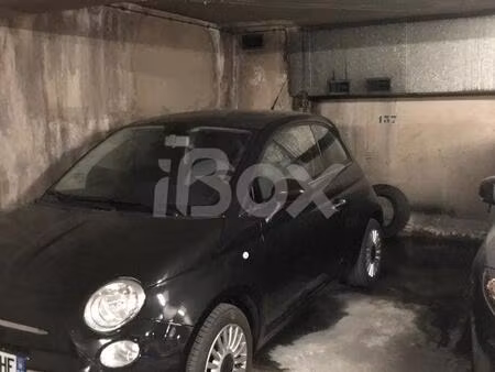 garage/parking