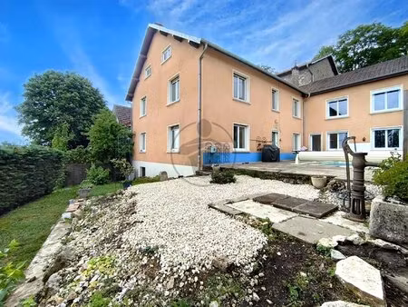 maison spacieuse avec grande dépendance