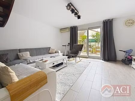 maison familiale dans le quartier des sablons  proche de tou