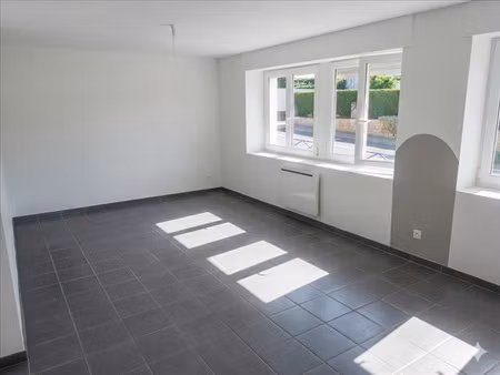 maison - 63 60 m2 - 3 pièces - non meublé