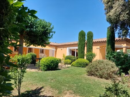 villa plain pied 165 m2 utiles + piscine + dependances sur jardin paysager 1200m2