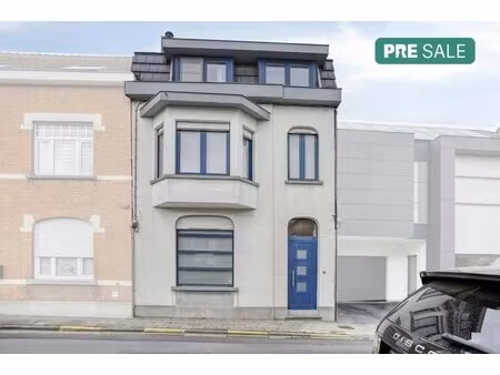 instapklaar huis in het centrum van waregem met 5 kamers