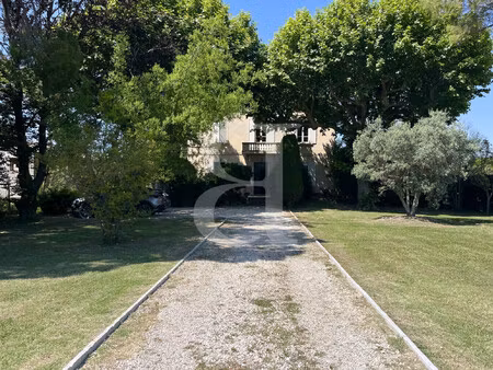 magnifique maison bourgeoise avec piscine à graveson