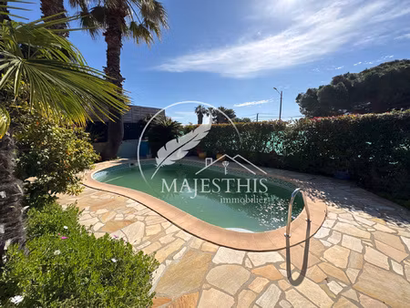 maison lumineuse -95 m2- piscine- quartier costebelle/almana