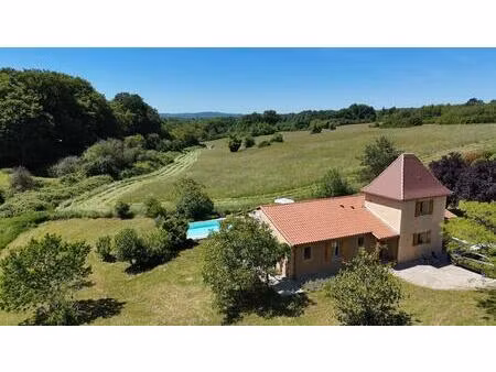 belle maison contemporaine avec 4 chambres  piscine et garage