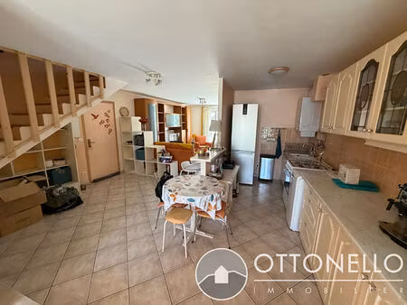 4 pièces meublé en duplex - 111 30 m2 - puget sur argens