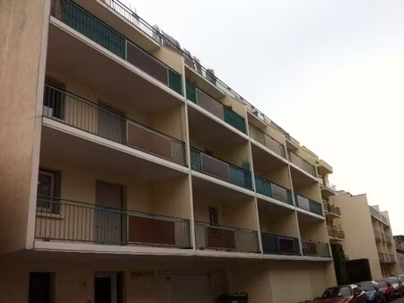 place de parking fermé