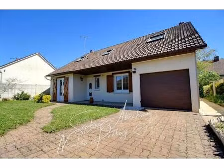 maison de 7 pièces  5 chambres  garage et jardin. proche des écoles et des commerces !
