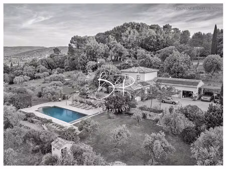 bastide provençale de charme de 222m² avec piscine  oliveraie et puits à draguignan