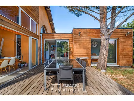 maison d'architecte avec piscine au calme dans secteur résidentiel