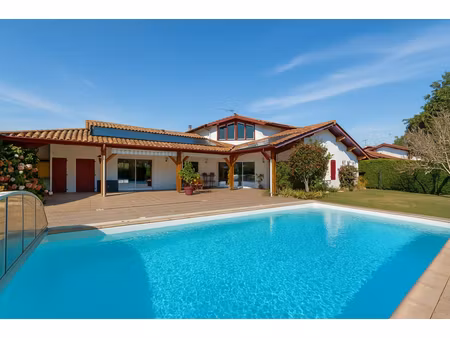 vente maison d'architecte 5 pièces  187.00m²  jatxou
