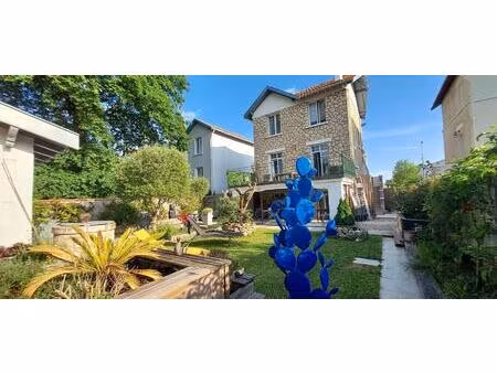 maison - 110m ²