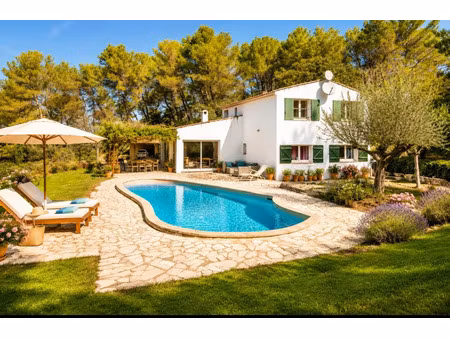 maison rognes 162 m2 sur 10538 m² parcelle boisée avec piscine et double garage.