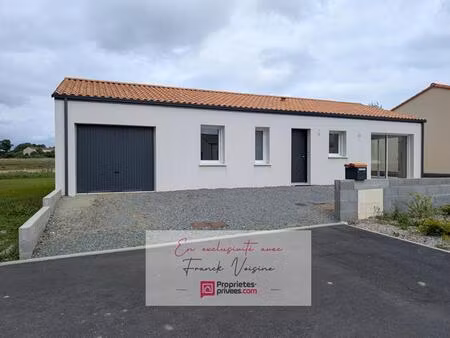 a vendre en exclusivité à saint mars la réorthe  maison de 88 m2 env avec 3 chambres sur u