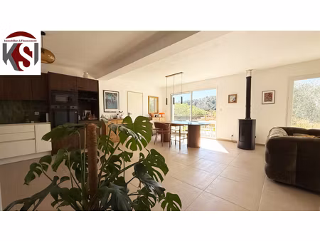 spacieuse villa t4 neuve sur env 400 m2 de terrain