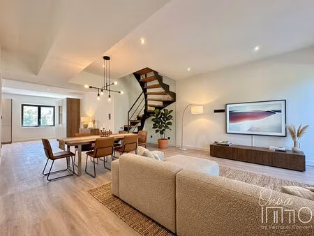 ecully - maison 5 pièces de 143m² rénovée avec jardin de 120m²