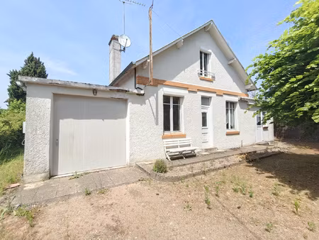 maison individuelle avec dépendances sur grand terrain