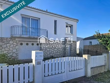 quartier du stade à 10minutes de la plage au calme maison familiale avec grand garage et b