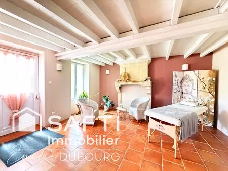 maison de 172 m² - 7 pièces