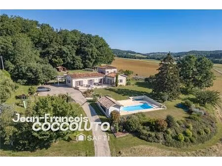 superbe propriété en pierre avec piscine