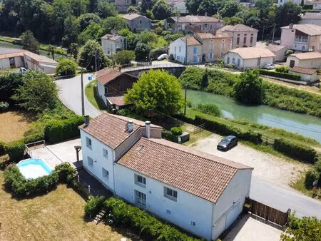 grande maison de caractère entre canal et garonne dans le lot-et-garonne