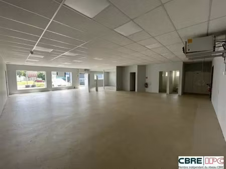 location local d'activités lescar 250 m²