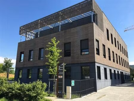 location bureau limonest 604 m²