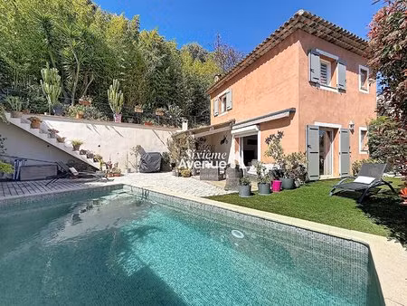 a vendre à grasse saint antoine maison 6 pièces de148m² avec jardin  piscine et garage.