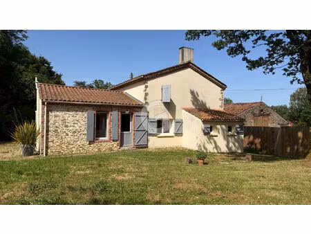 maison 6 pieces - 145 m² sur 1 548 m² - poiroux