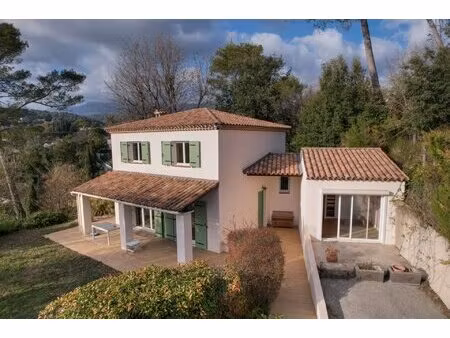 résidence fermée - villa en position dominante
