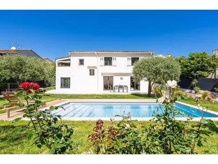 villa clé en main avec piscine  appartement indépendant et potentiel locatif