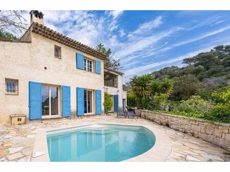 villa provençale de 217m2 paisible avec vue collines et 6 chambres - proche village