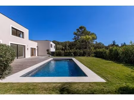 mouans sartoux  superbe villa contemporaine rénovée avec piscine